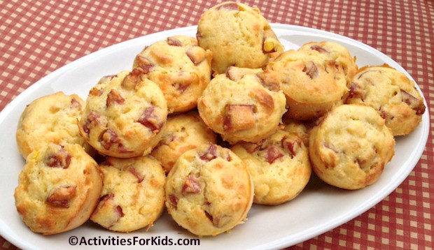 Mini Corn Dog Muffin Bites, easy to make, great party snack for kids. 