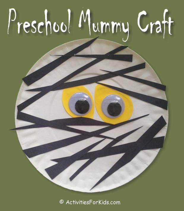 Preschool Paper Plate Mummy Craft.