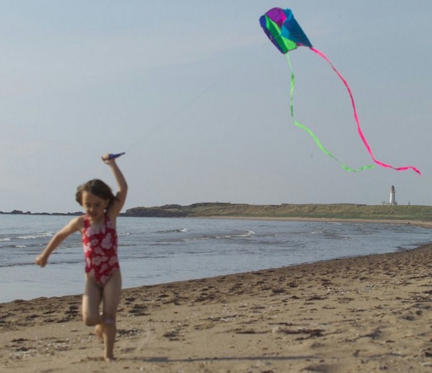 Fun Beach Activities with Kids Go Fly a Kite